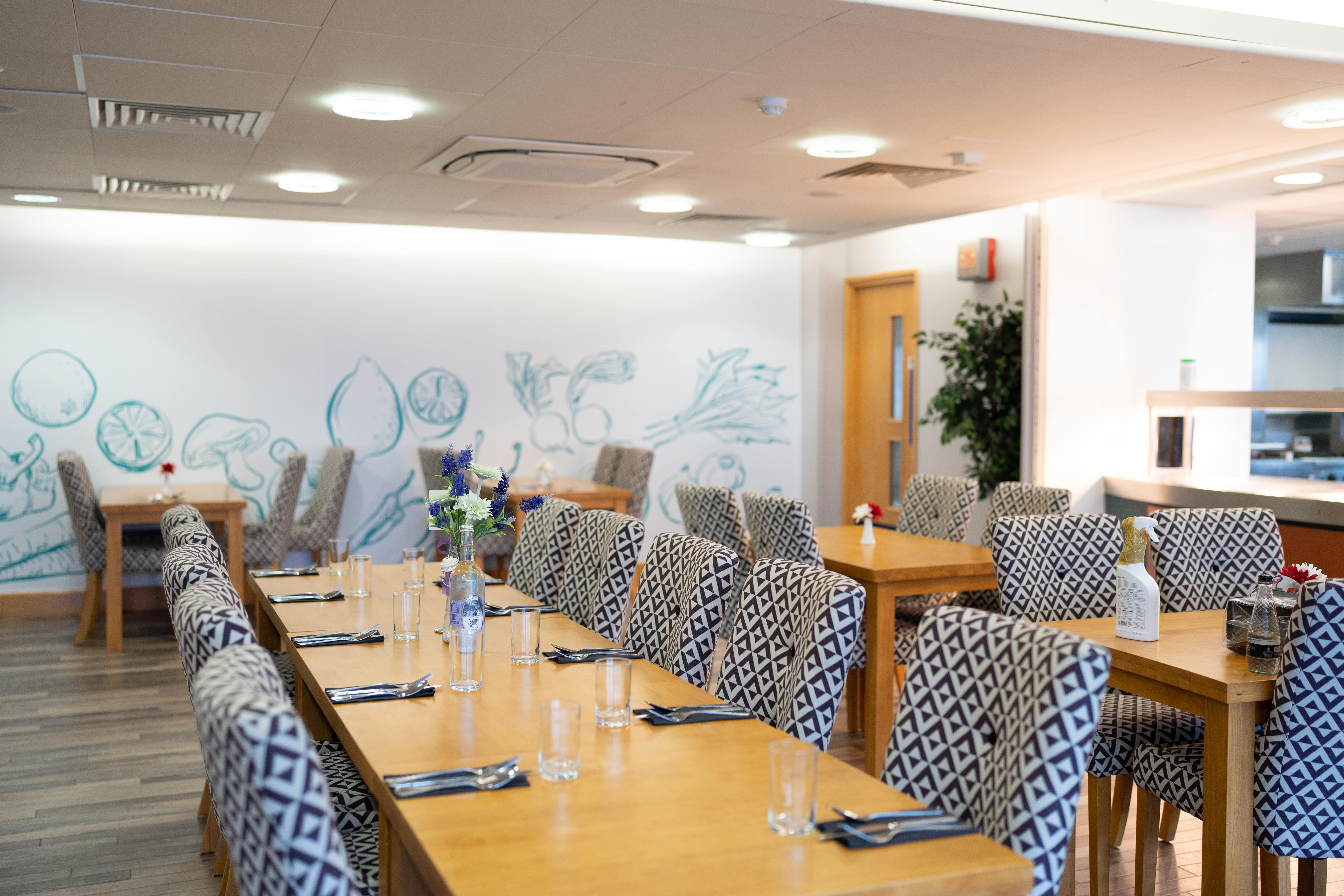 overview of long table in the grove training restaurant