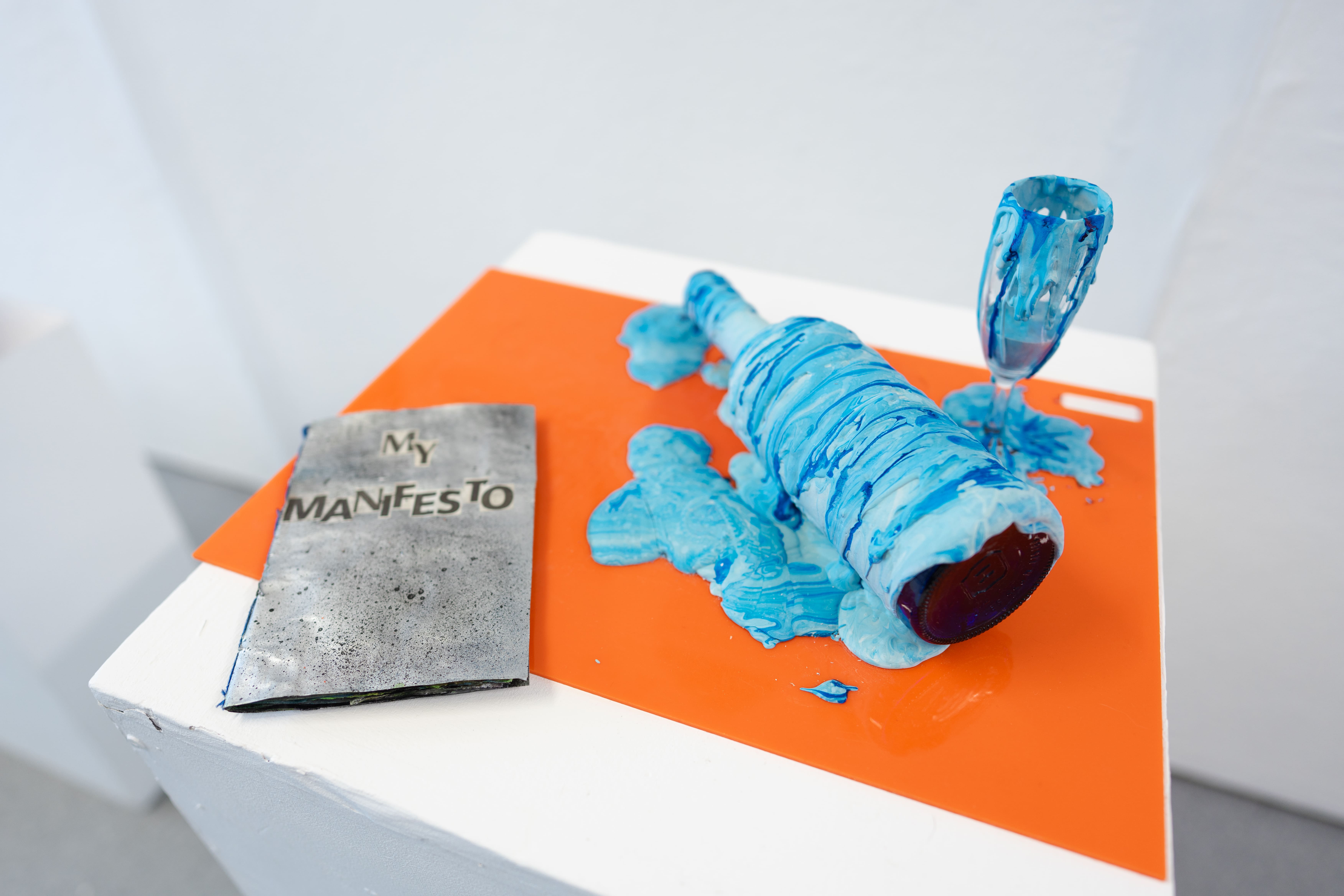 a blue model
