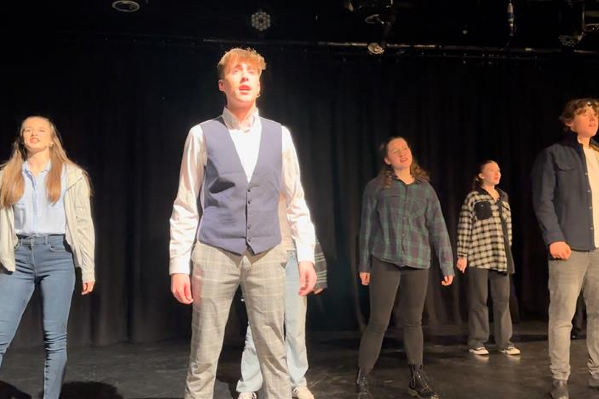 Students performing at Wintertainment Showcase