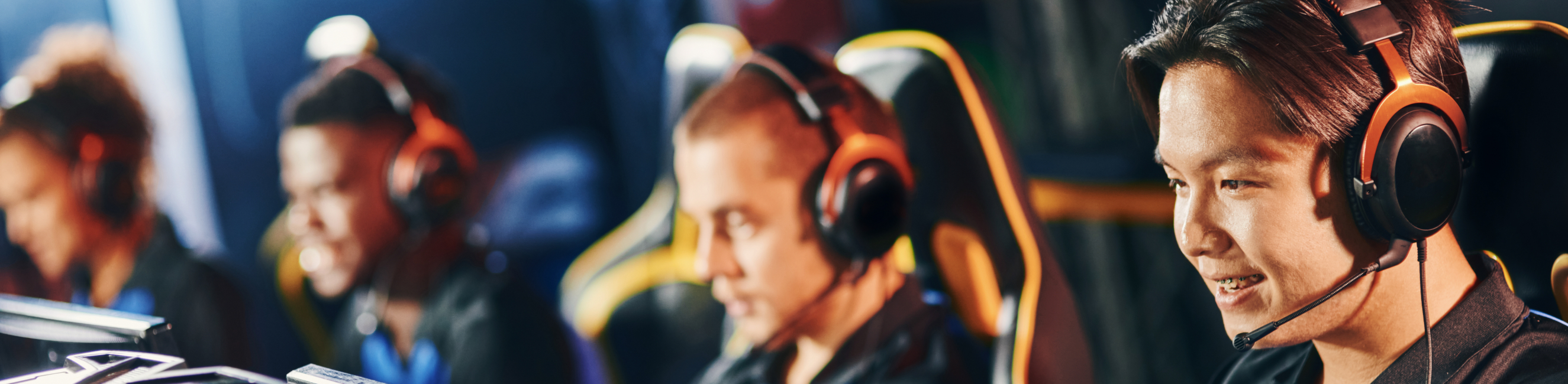 gamers in esports club