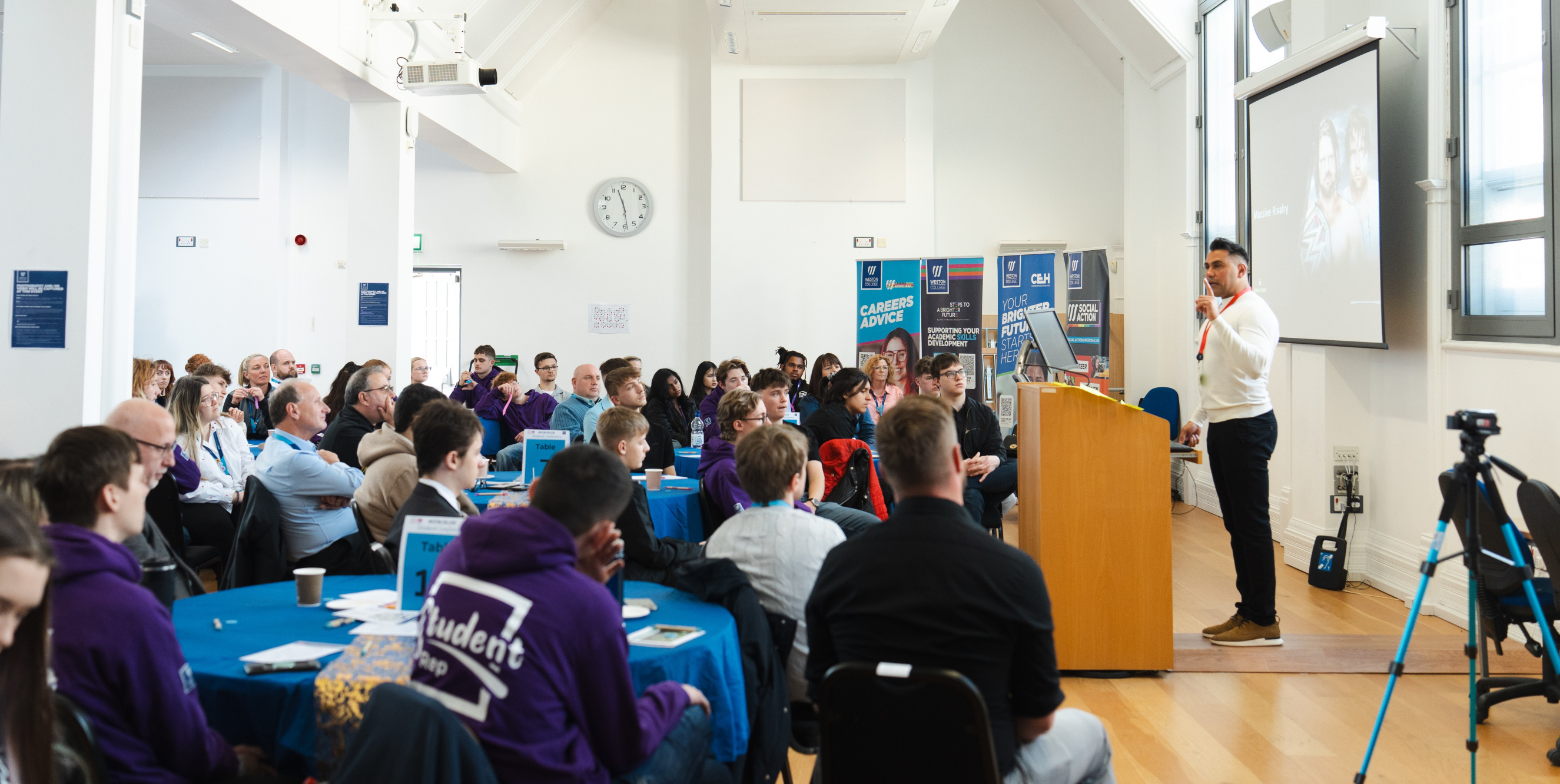 Adz Kahn giving a guest lecture at the Student Conference