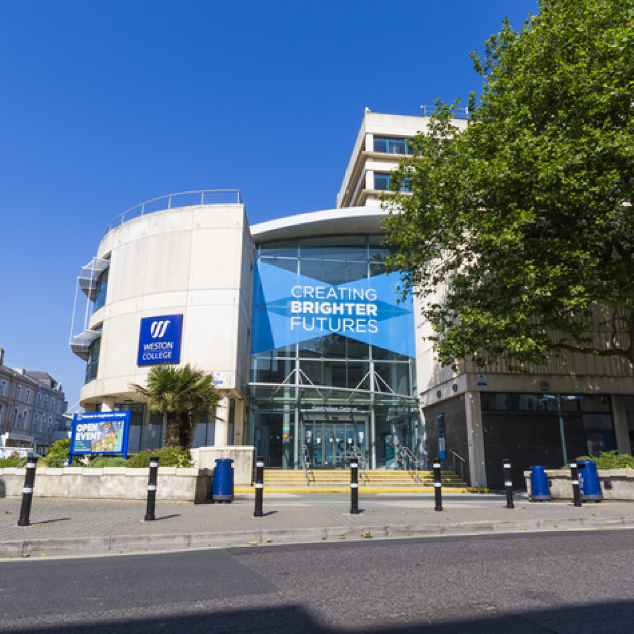 Knighstone Campus at summer