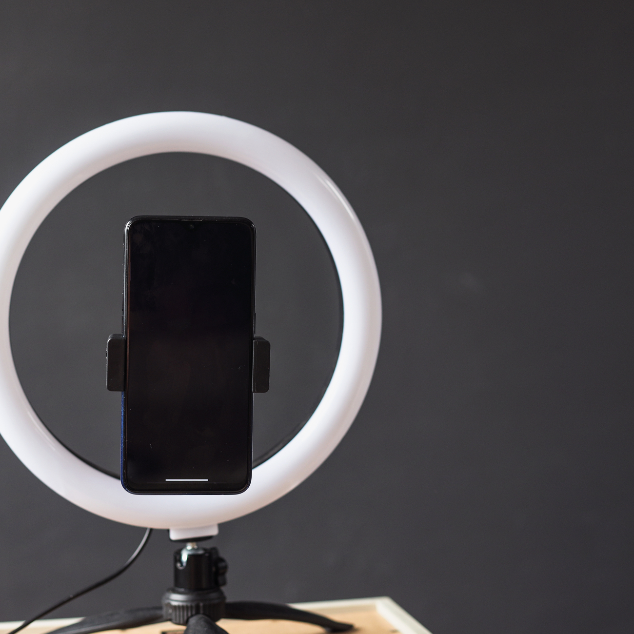 Smartphone with ringlight