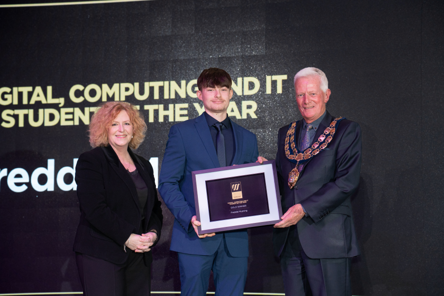 freddie collecting award
