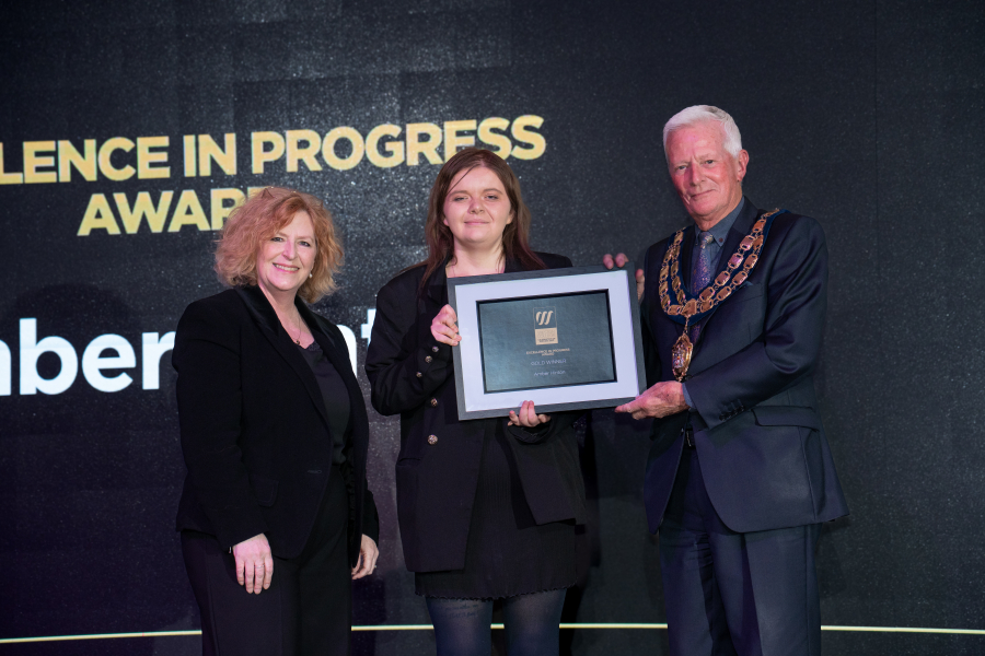 Amber collecting award
